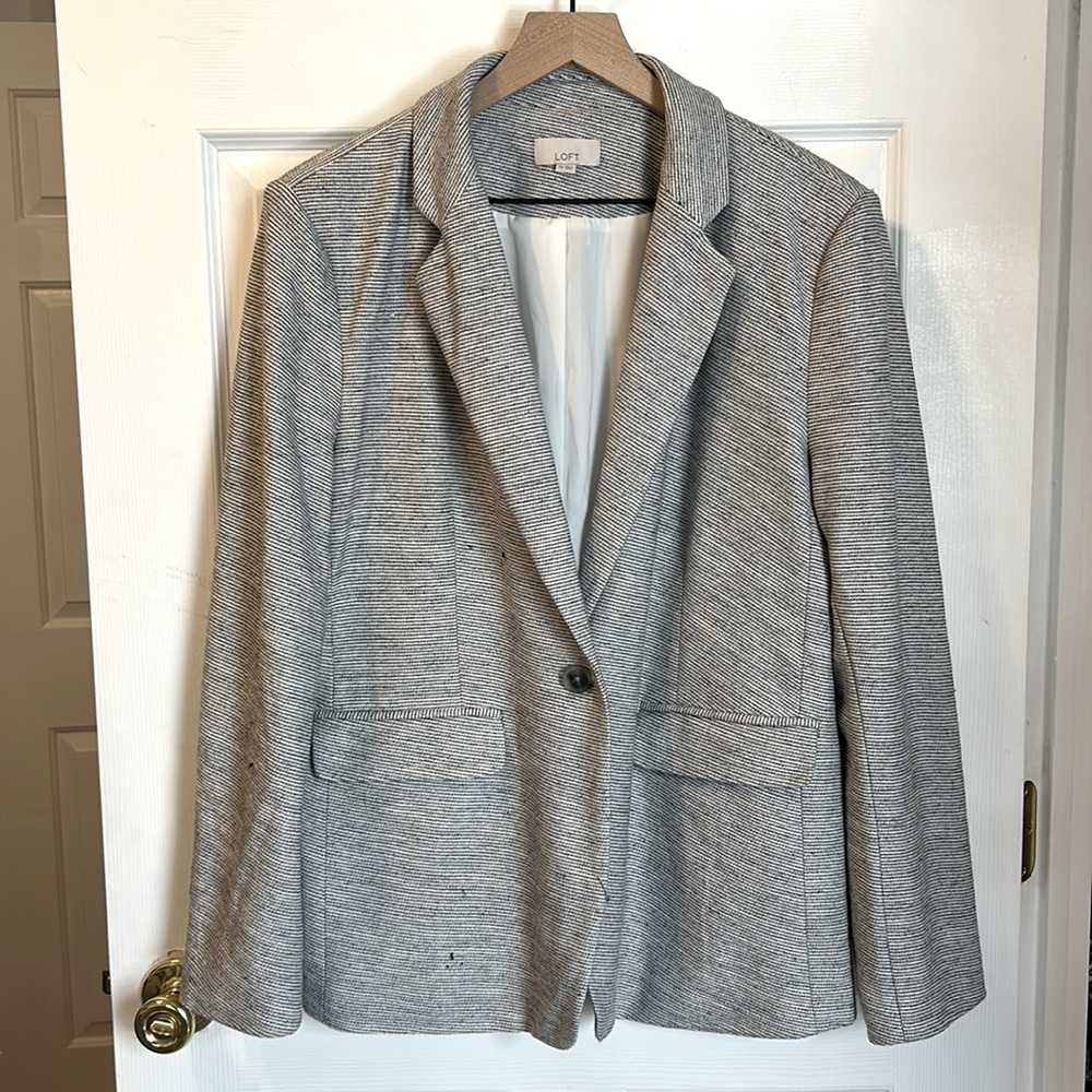 LOFT Blazer 14 seersucker pinstriped gray and white